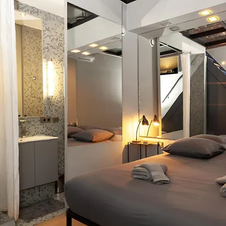 Loft Atypique Avec Terrasse, Calme Et Cosy Apartamento Paris